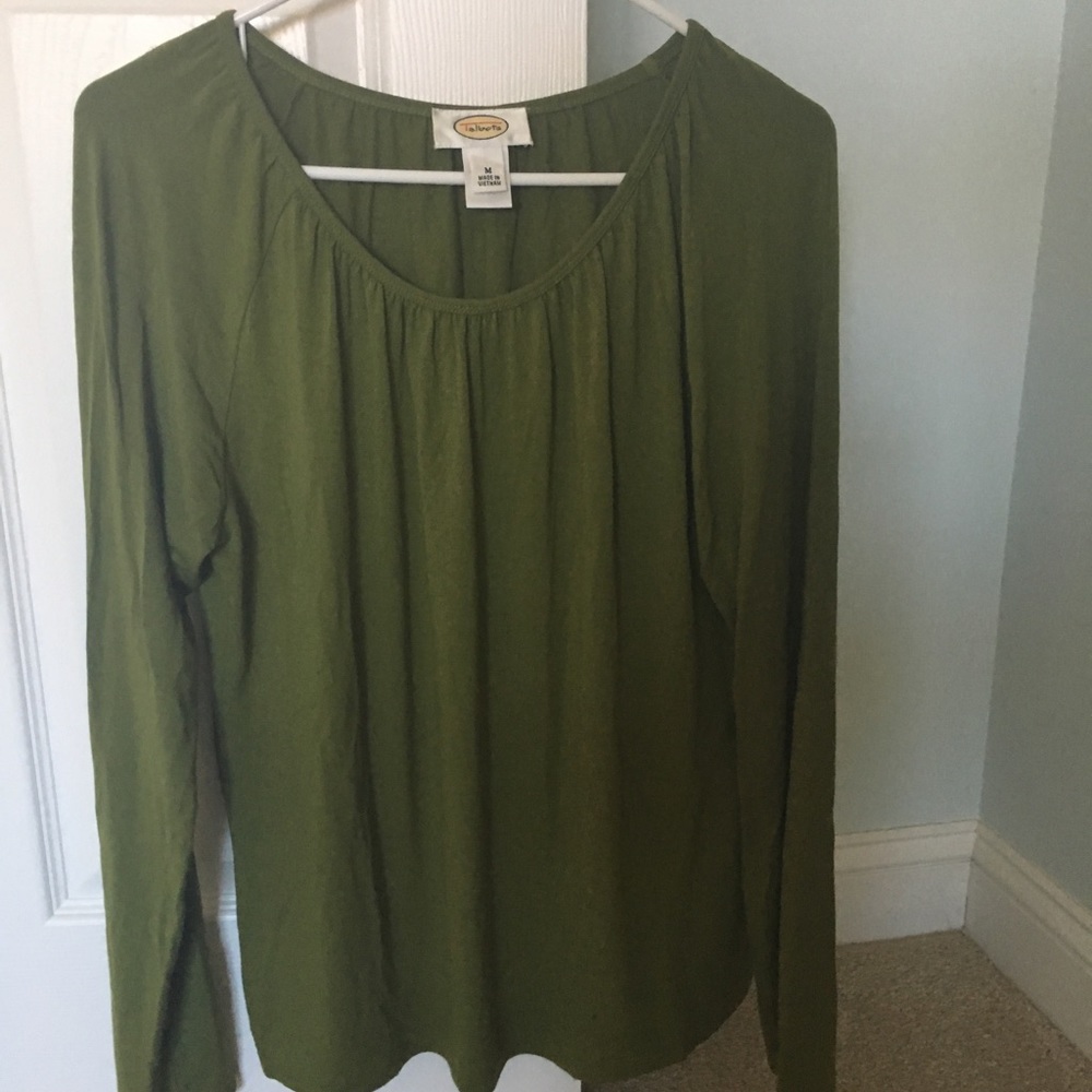 Gathered neck tee